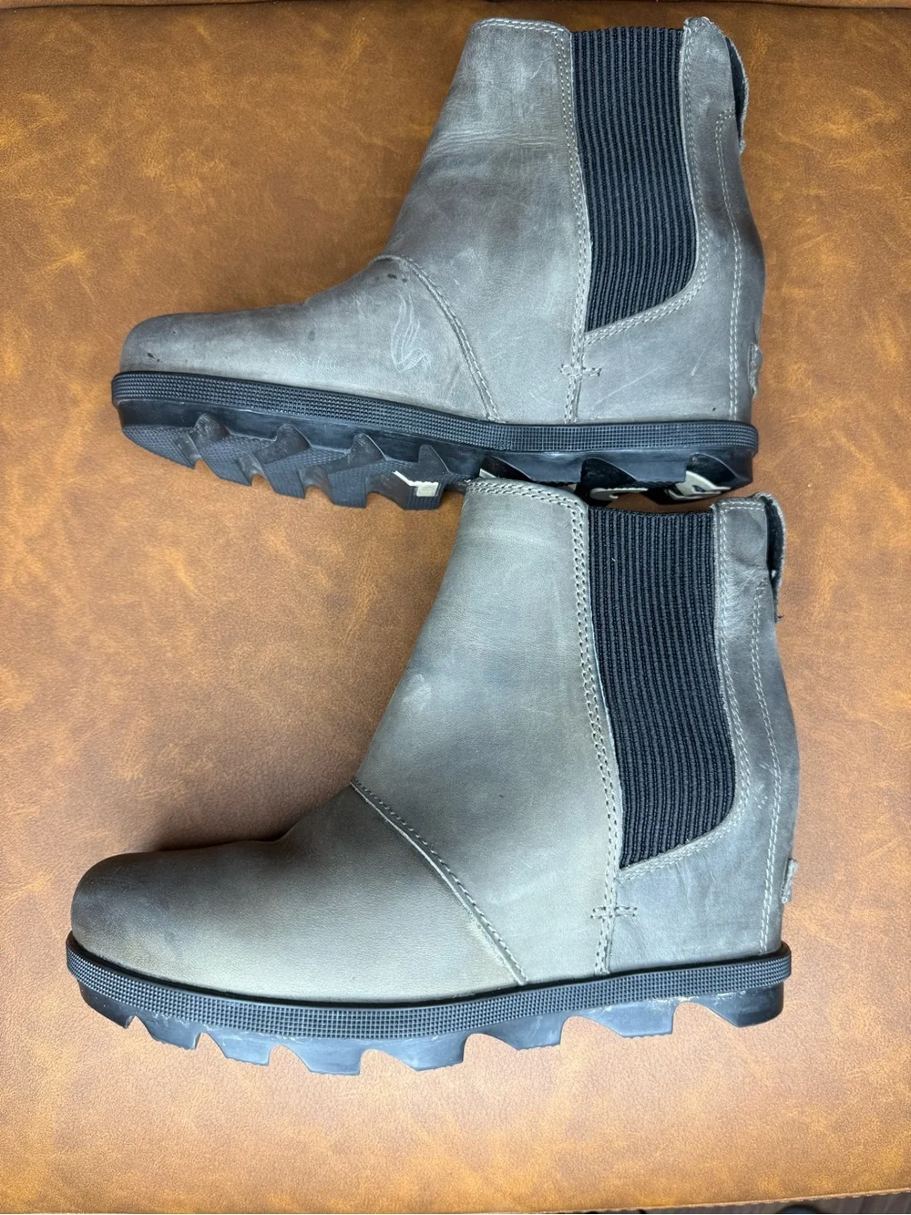 Sorel Joan of Arctic Wedge II Chelsea Boots Gray Leather Womens 7.5